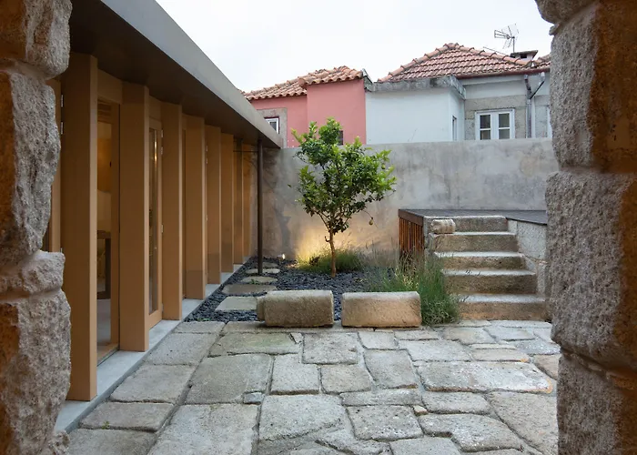 Na Travessa Suites Porto